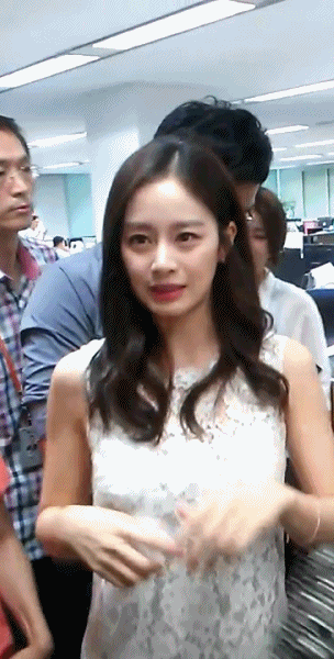 
A+드라마채널 아이리스 하는데 김태희 미모가 ㅎㄷㄷ
