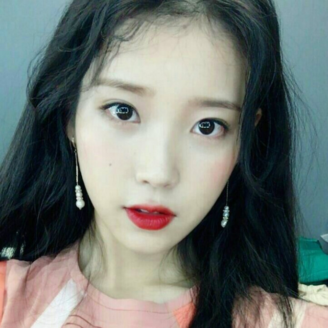 오늘 가입기념 아이유 사진 올려보아요 ^^