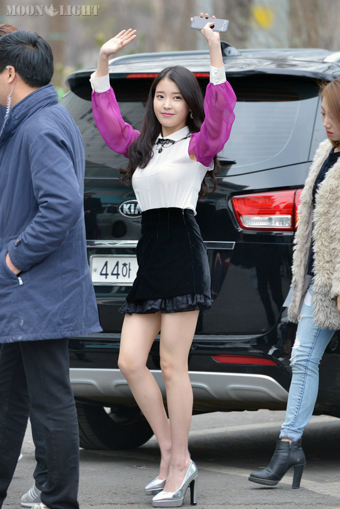오늘 가입기념 아이유 사진 올려보아요 ^^