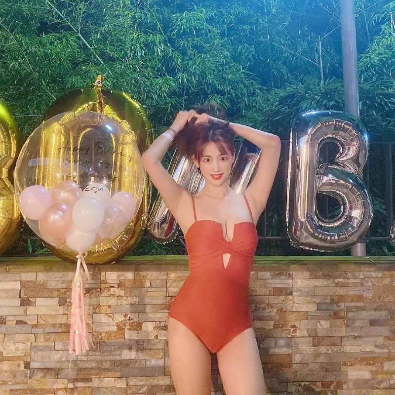 
여름이 끝나서 아쉬운 김한나 치어리더
