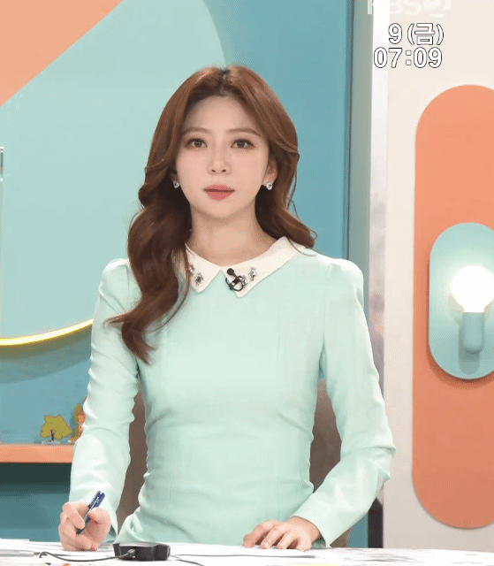 
KBS 아나운서의 흔한 미모.jpgif
