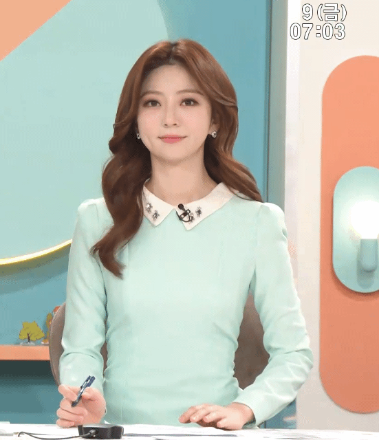 
KBS 아나운서의 흔한 미모.jpgif
