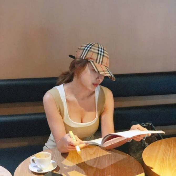
뭐 하 니...~
