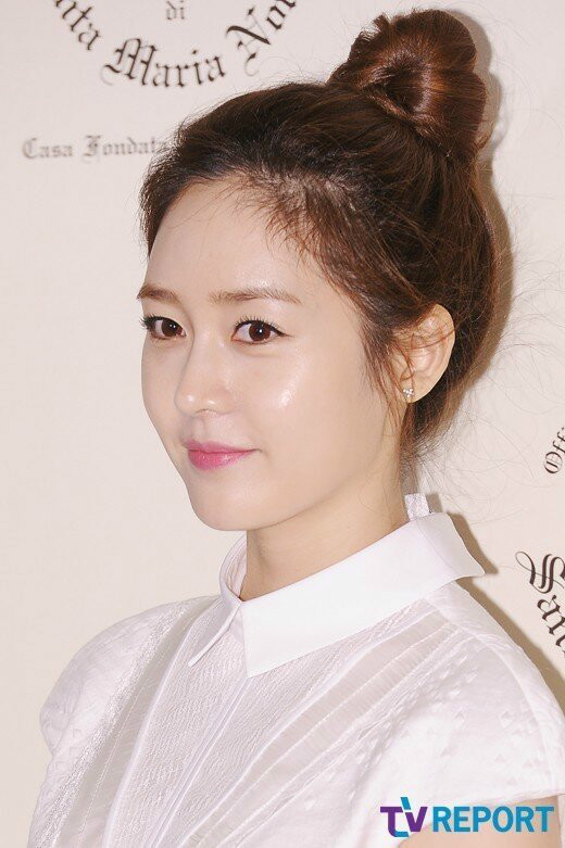 
형들이 좋아할만한 누나...~
