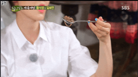 
형들이 좋아할만한 누나...~
