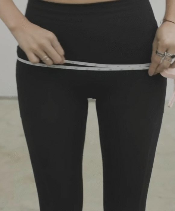 
쓰리사이즈 측정하는 송주아
