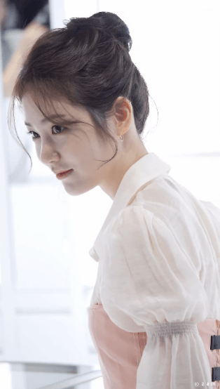 
똥머리한 예은이...~
