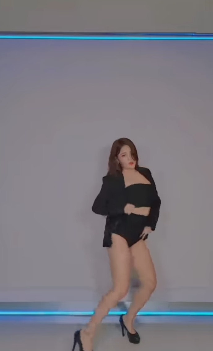 
클럽녀 트웰킹 숨넘어가네
