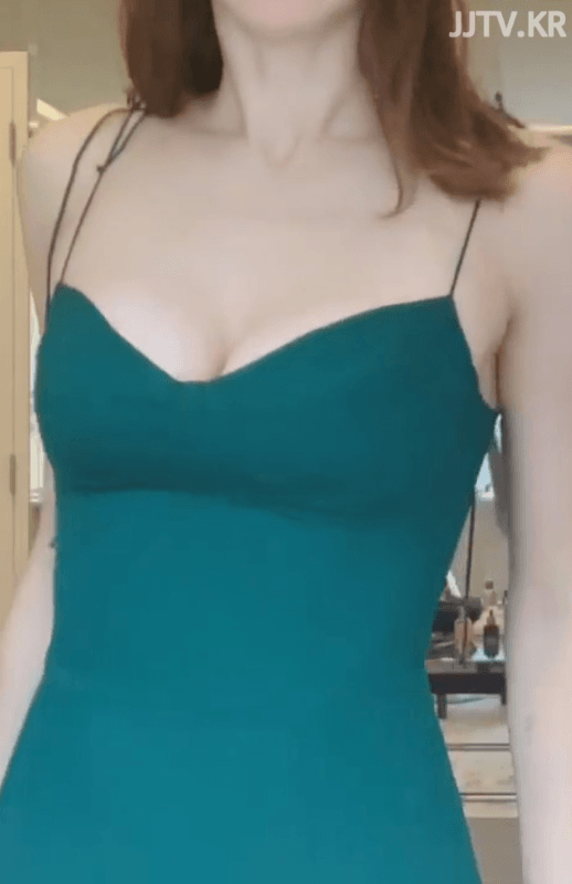 
화장안한 누나...~
