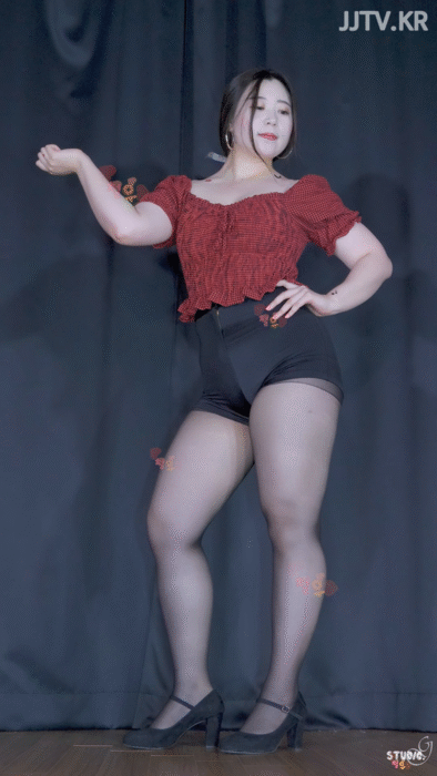 
틈새시장을 노리는 육덕누나...~
