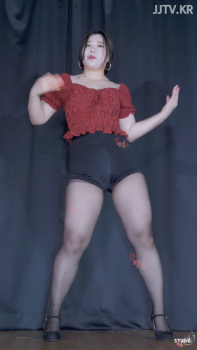 
틈새시장을 노리는 육덕누나...~
