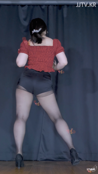 
틈새시장을 노리는 육덕누나...~
