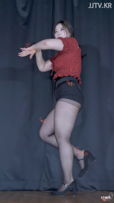 
틈새시장을 노리는 육덕누나...~

