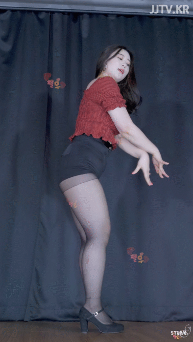 
틈새시장을 노리는 육덕누나...~
