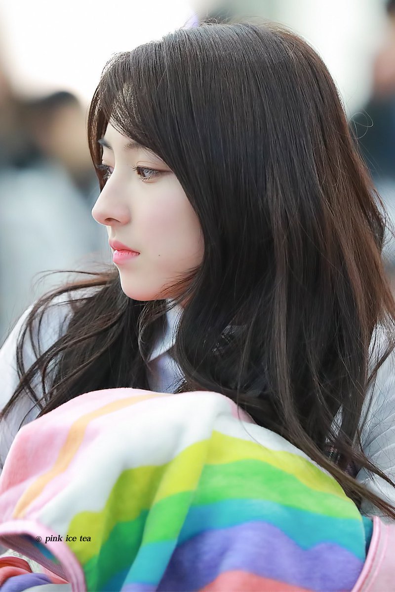 
입체적인 우주소녀 옆얼굴.jpg
