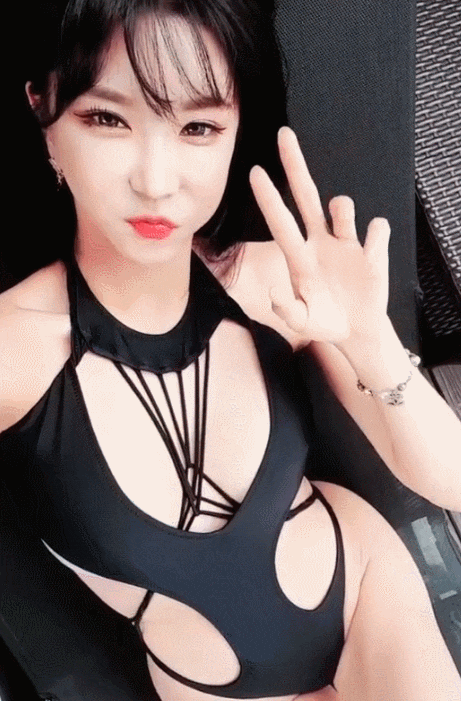 
수영복 좋네요
