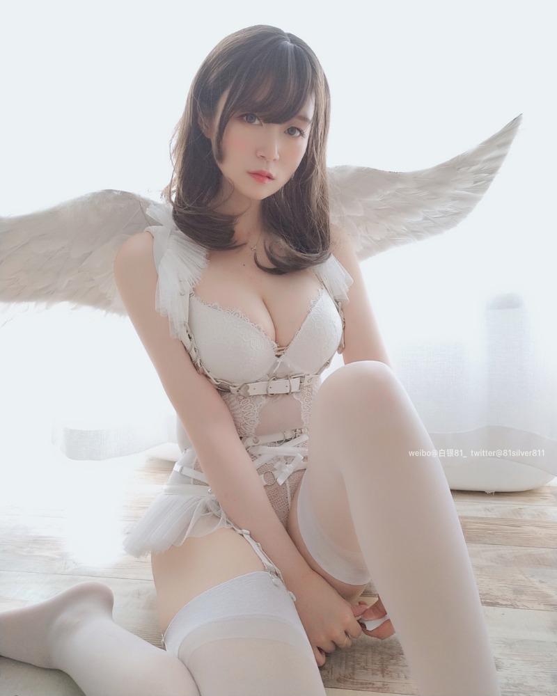 
까만하얀...
