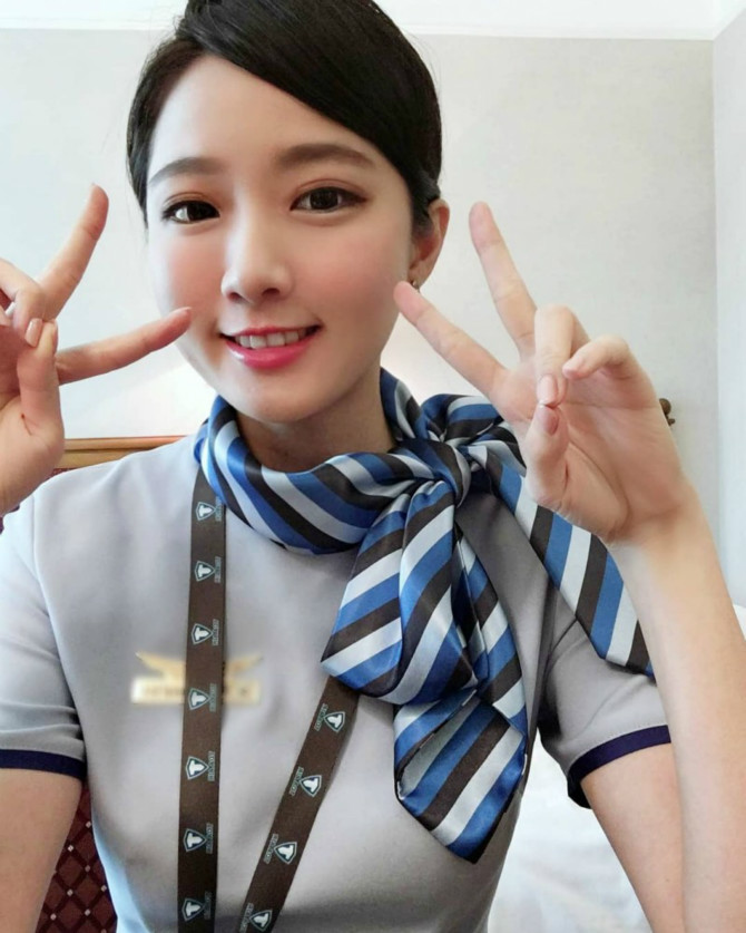 
대만항공 스튜어디스~
