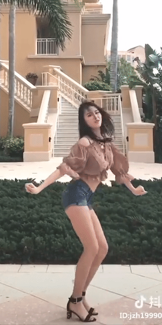 
174cm 아이돌 연습생~
