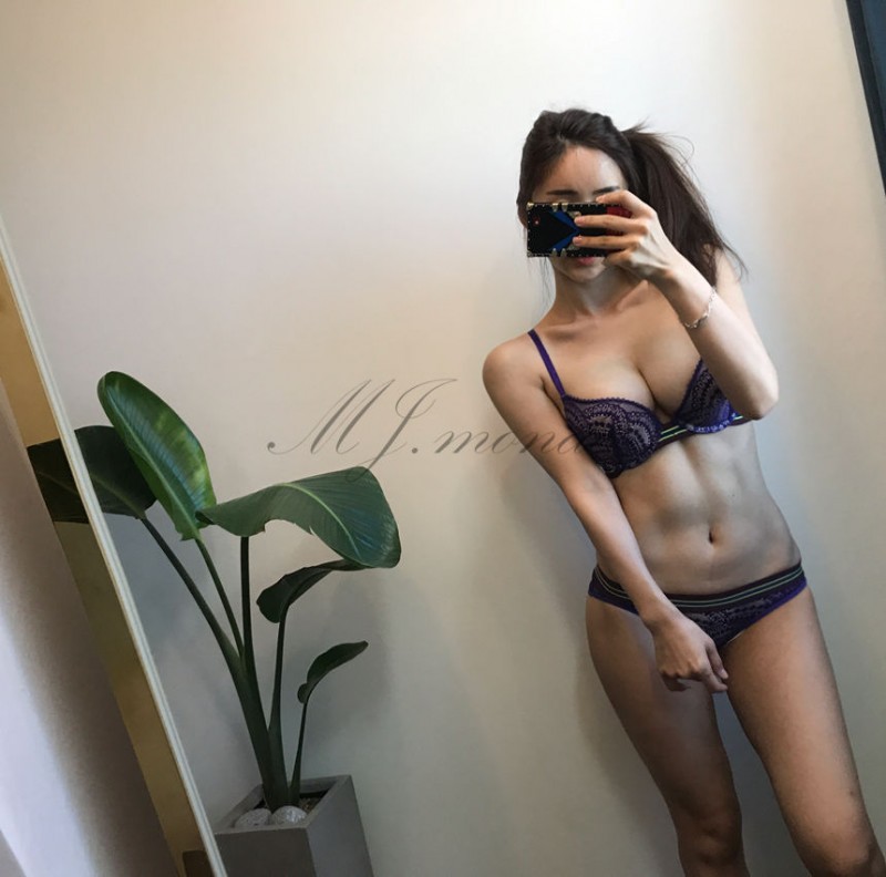 속옷 모델2