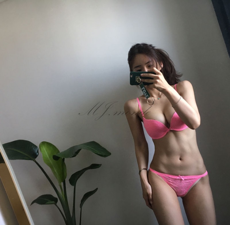 속옷 모델2