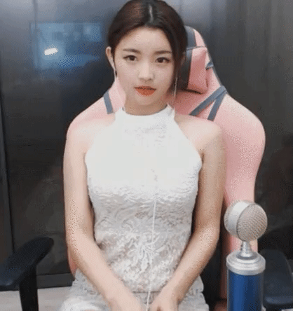 
LEEHEE
