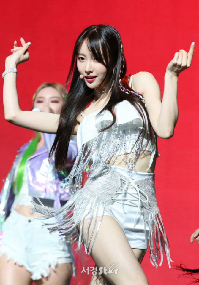 
EXID LE-정화-하니-솔지-혜린
