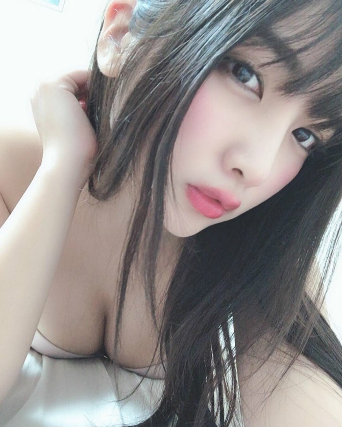
성우 출신?
