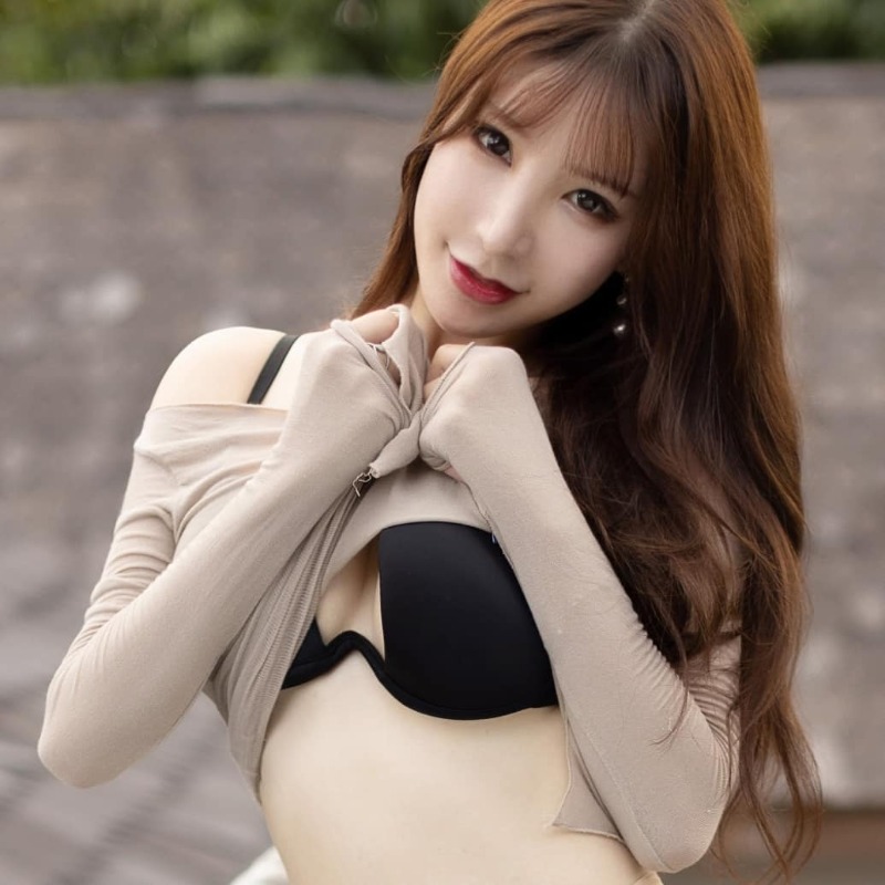 
보여주면 덧나니?...
