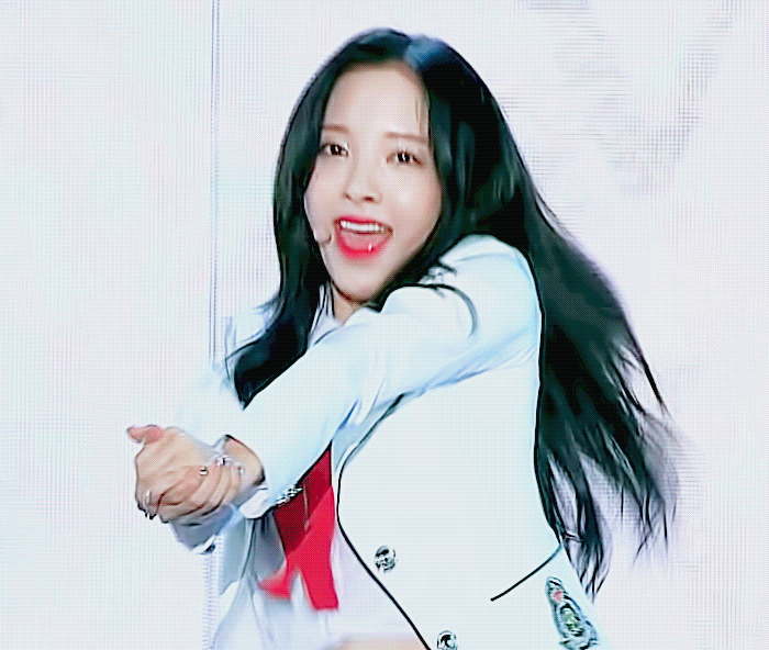 캠퍼스 새내기 느낌의 우주소녀.jpgif