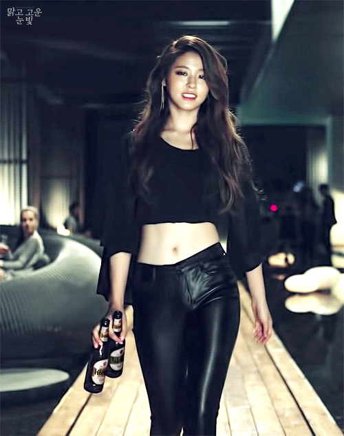 
설현 클라우드 맥주 cf.gif
