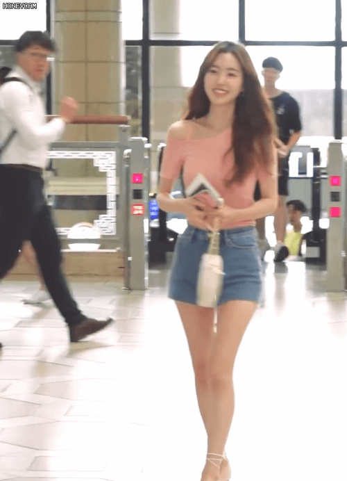 
진세연 공항 비주얼.gif

