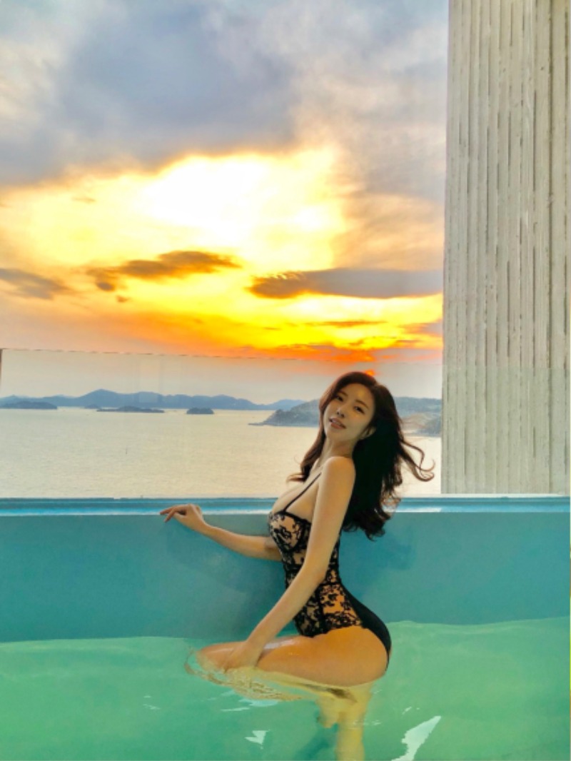 
Choi Somi

