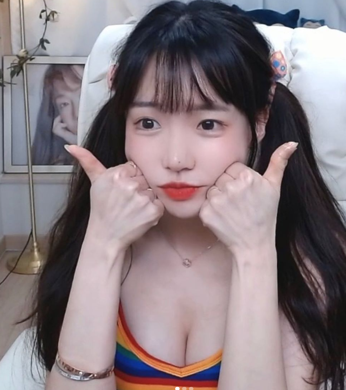 
[ㅇㅎㅂ] 걸그룹 출신 + BJ + 섹시 + 귀염
