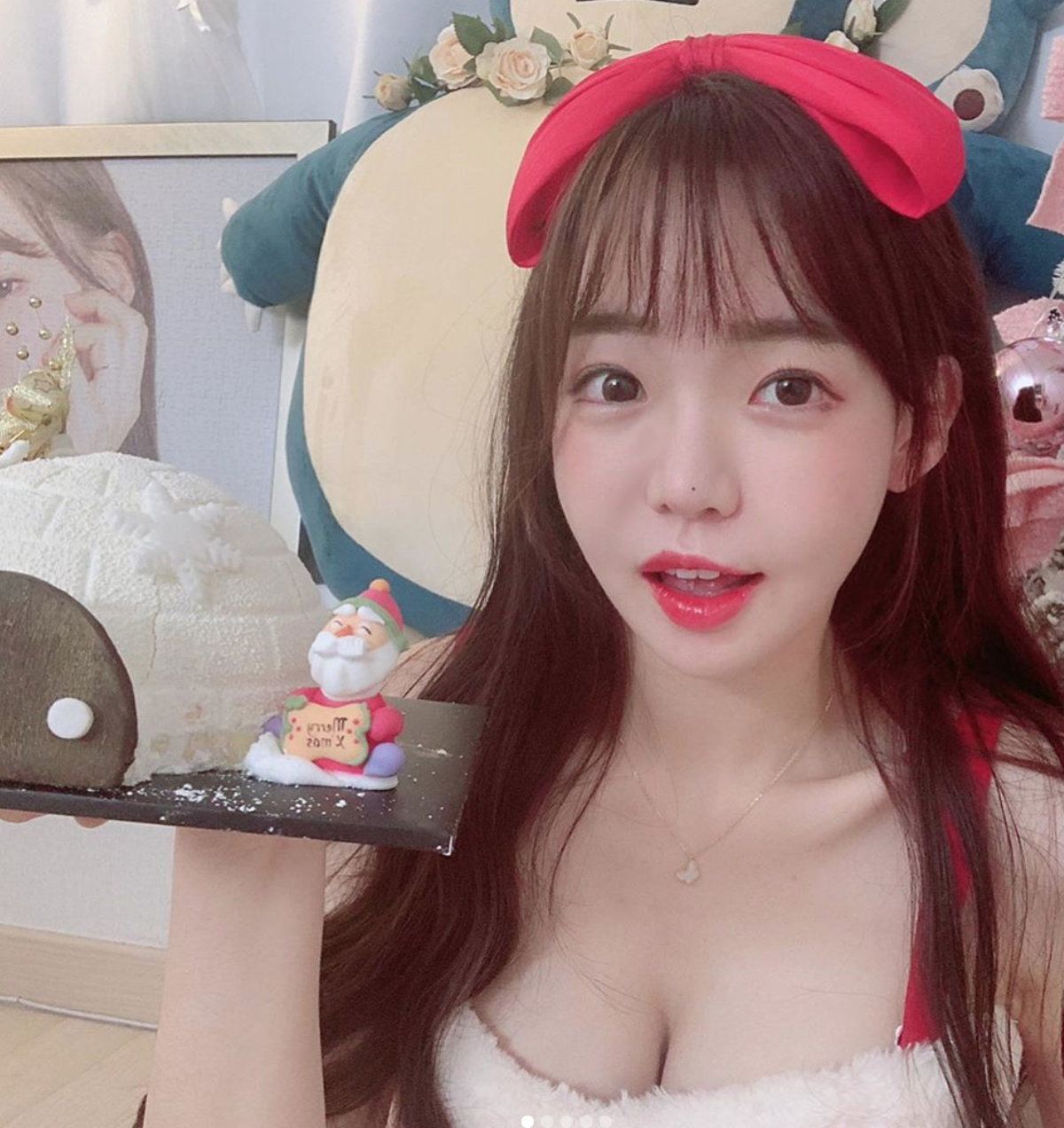 
[ㅇㅎㅂ] 걸그룹 출신 + BJ + 섹시 + 귀염
