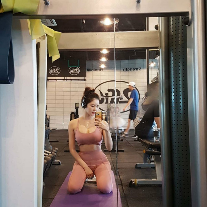 
레깅스녀 몸뭬~

