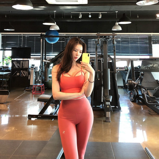 
레깅스녀 몸뭬~
