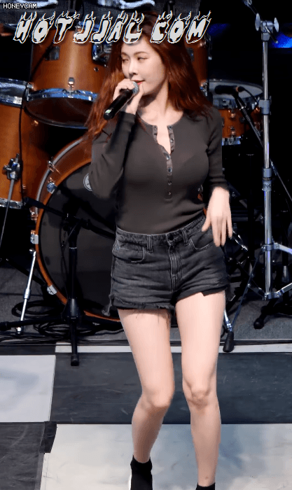 
현아가 누구죠?
