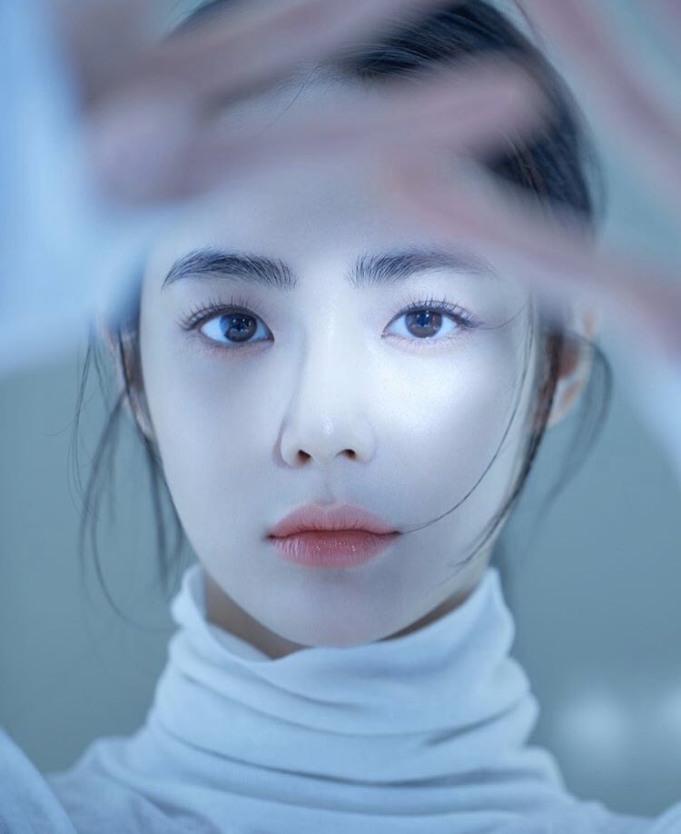 
모델? 배우?
