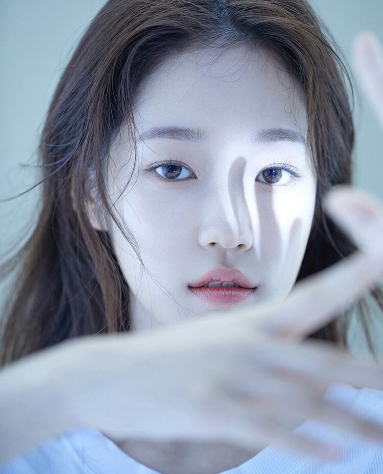 
모델? 배우?
