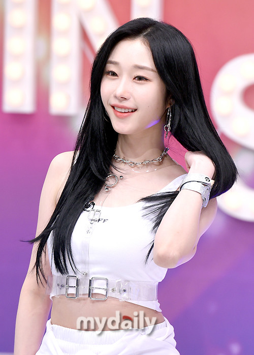 
시그니처 채솔·지원, 눈웃음 대결
