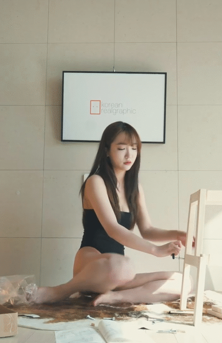 
이케아 가구 조립녀
