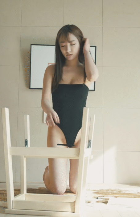 
이케아 가구 조립녀
