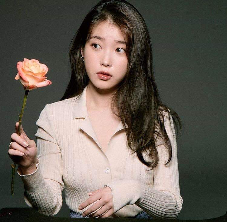 
아이유
