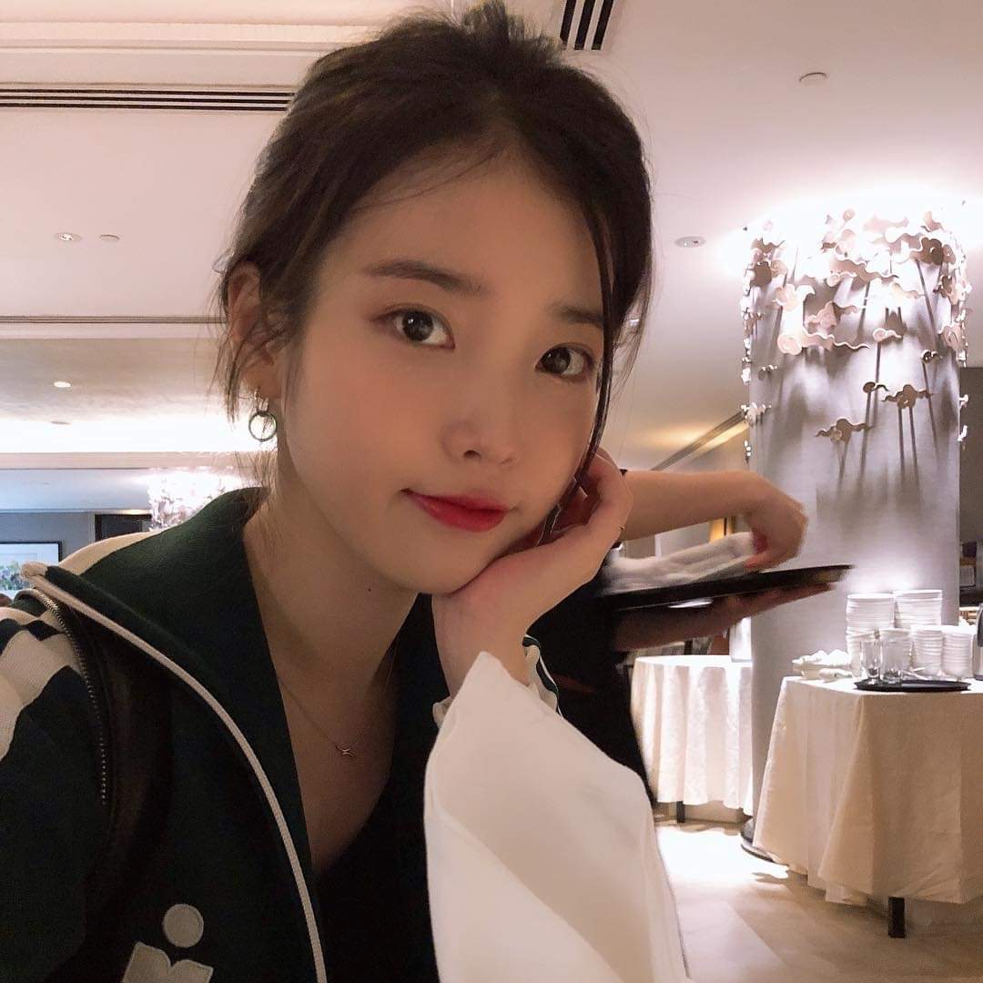 
아이유
