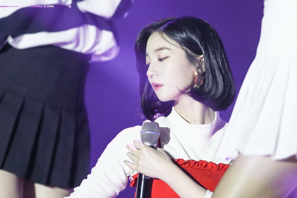 
오마이걸 비니 하늘하늘 원피스
