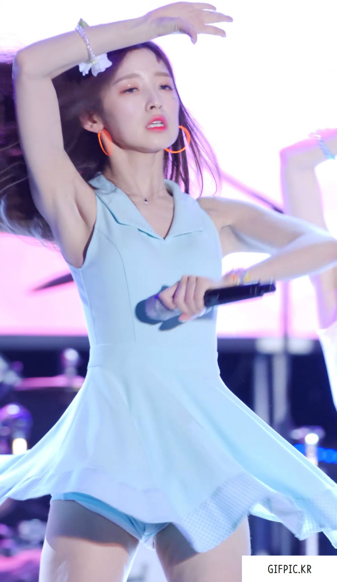 
오마이걸 밀착의상
