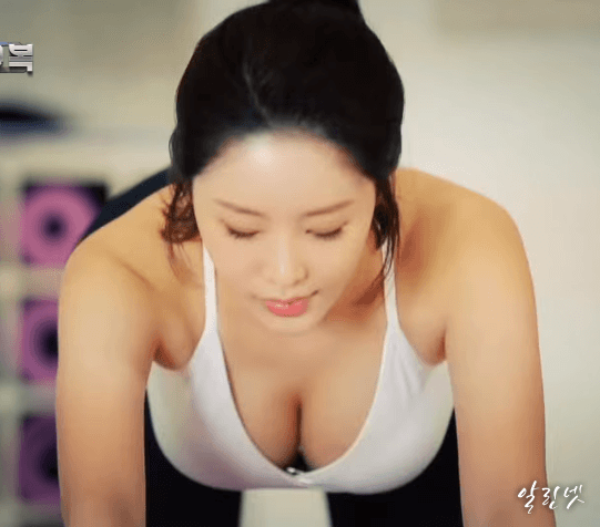 
요가의 기본자세라 생각합니다!
