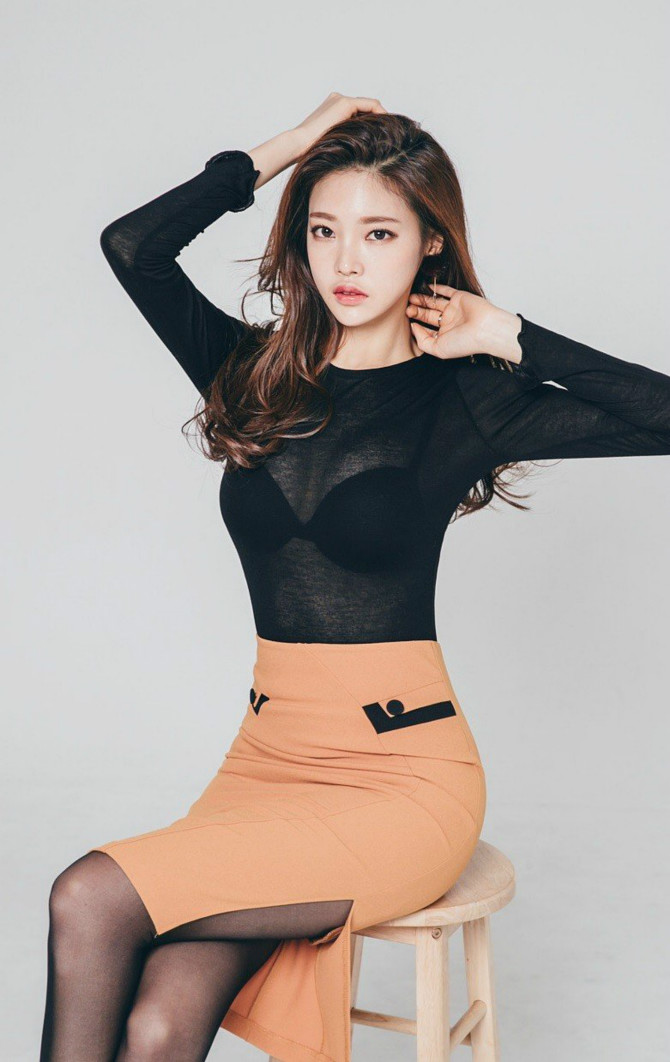 
피팅모델 정윤 오피스룩
