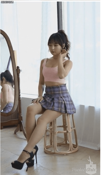
포켓걸스 지은 민소매 테니스 치마
